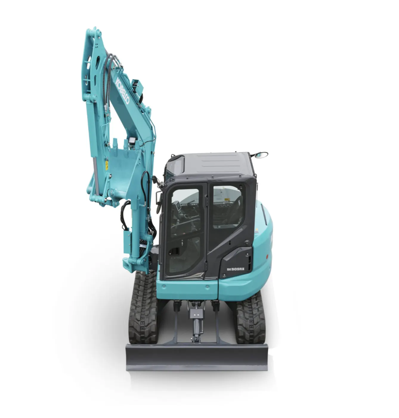 Kobelco SK50SRX von vorn mit angehobenem Ausleger